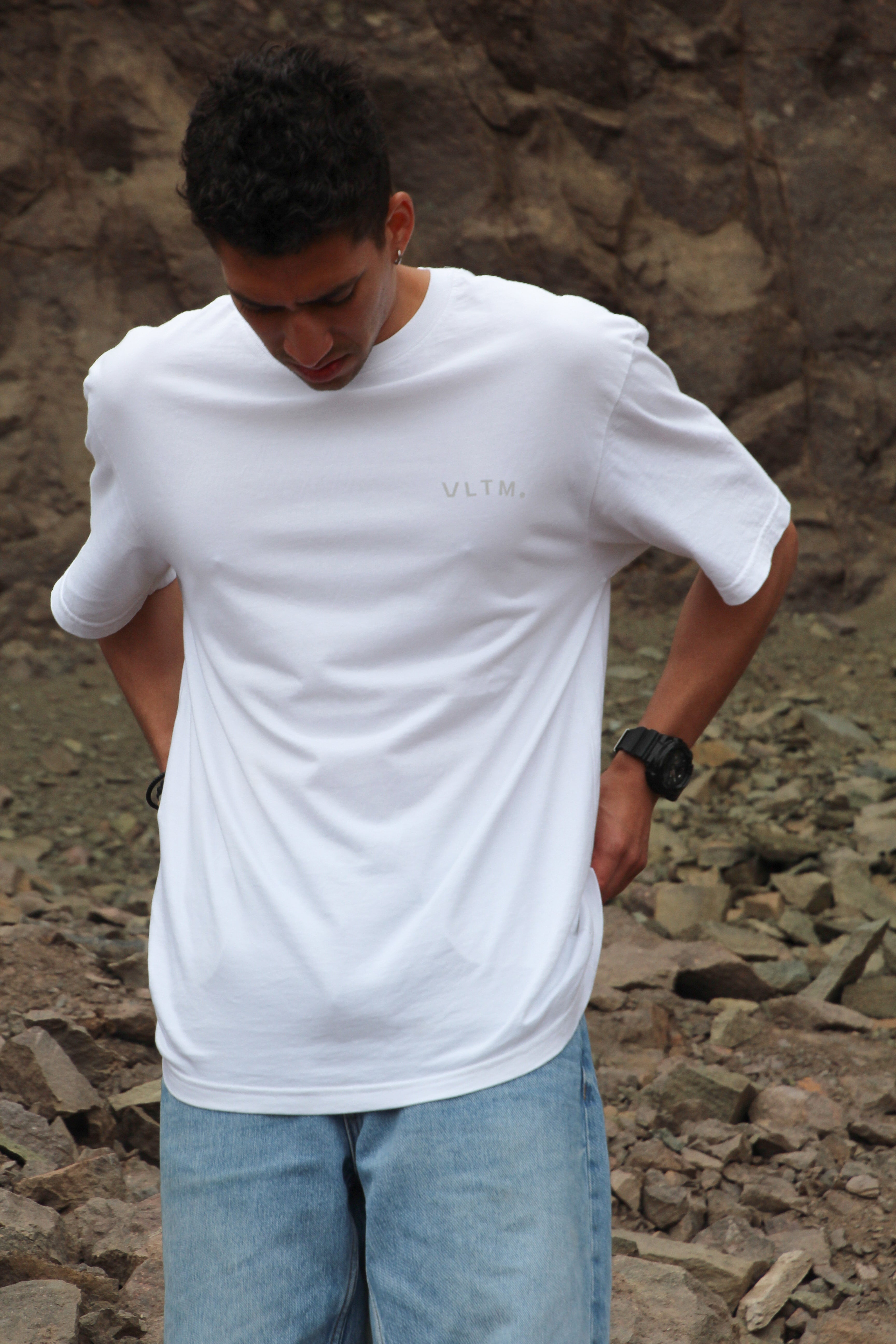 White V   T-shirt